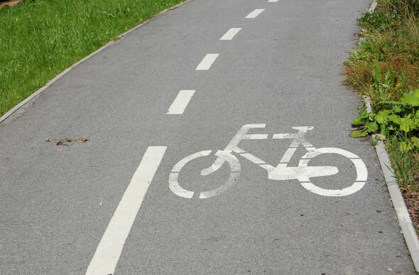 Verkeersongeval inhalende en afslaande fietser